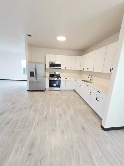 Kitchen - 11809 Brunel Dr, Conroe, TX 77306 photo 3 of 4