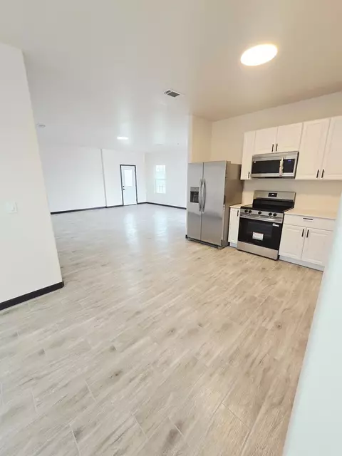 Kitchen - 11809 Brunel Dr, Conroe, TX 77306 photo 4 of 4