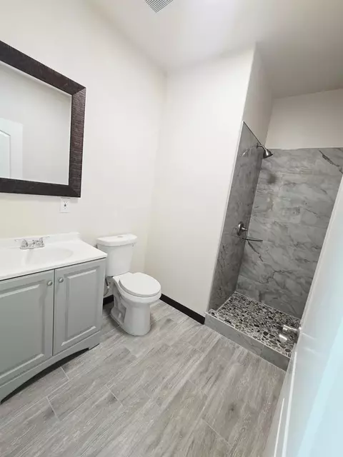 Bath - 11809 Brunel Dr, Conroe, TX 77306 photo 2 of 3