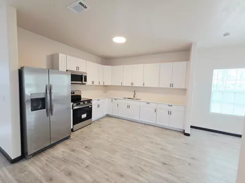 Kitchen - 11809 Brunel Dr, Conroe, TX 77306 photo 2 of 4