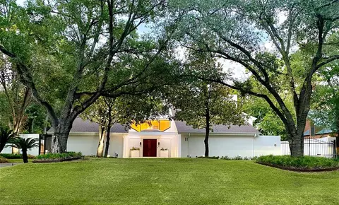 11 Windermere Ln, Houston, TX 77063 photo 1