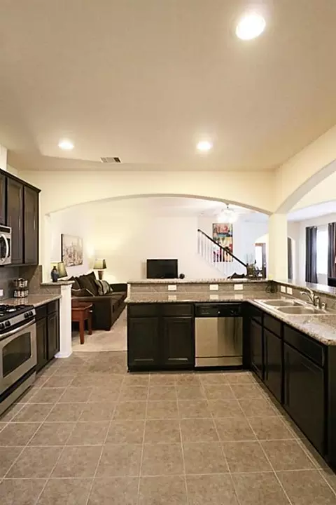 Kitchen - 10531 Day Trail Ln, Spring, TX 77379 photo 4 of 4