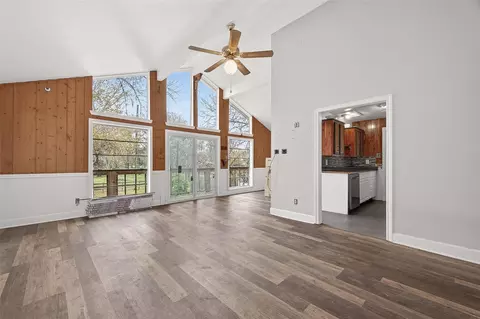 710 Pony Ln, Wallis, TX 77485