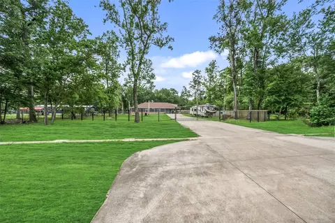 90 County Rd 3563, Cleveland, TX 77327