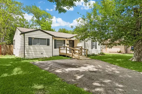 7413 Faith Dr, Deer Park, TX 77536