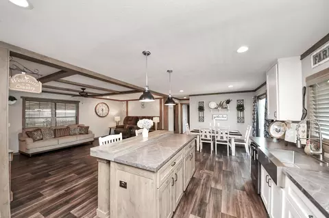 131 Kiowa Ct, Rosharon, TX 77583
