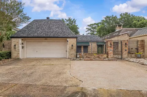 320 Summerwood St, Beaumont, TX 77706