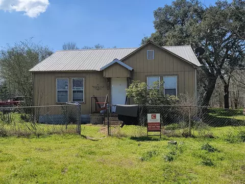 6431 220, La Grange, TX 78945