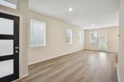 712 Sand Dollar Dr, Kemah, TX 77565