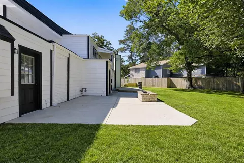 Exterior - 8002 Lichen Ln, Spring, TX 77379 photo 5 of 6