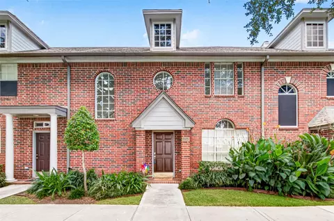 1253 El Camino Village Dr, Houston, TX 77058