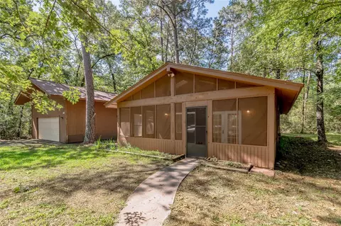 28633 Shawnee Ct, Huntsville, TX 77320