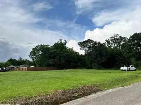 1960 Nora St, Beaumont, TX 77705
