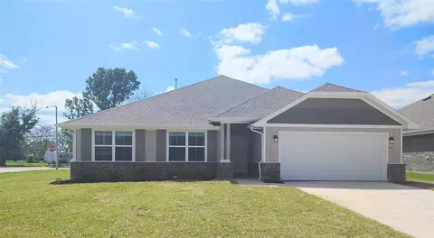 601 Greystone Ln, Angleton, TX 77515