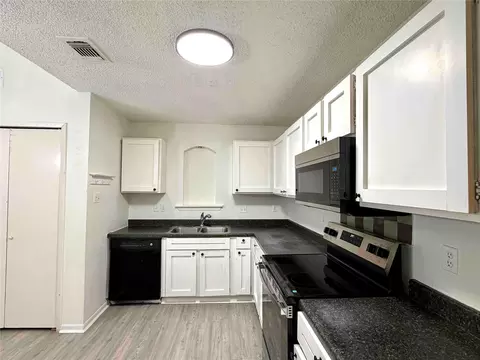 23215 Tree House Ln, Spring, TX 77373 photo 2