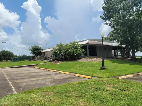 1574 Quarter Horse Trl, Angleton, TX 77515