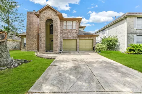 16026 Cedar Gully Dr, Friendswood, TX 77546