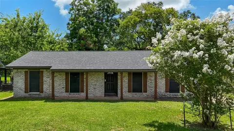 117 Cannon St, Clute, TX 77531