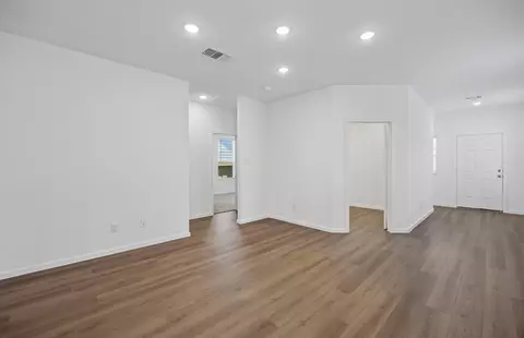 Living - 23111 Daftmill Dr, Waller, TX 77484 photo 1 of 2