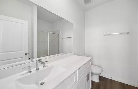 Bath - 23111 Daftmill Dr, Waller, TX 77484 photo 1 of 2