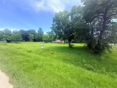 3307 Texas Ave, Dickinson, TX 77539