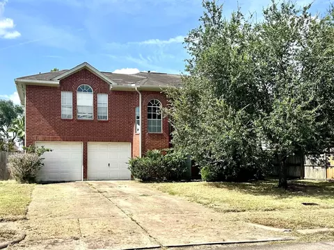 1410 Hunter Green Ln, Fresno, TX 77545