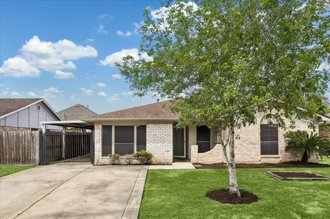 13510 Greenbriar Dr, Sugar Land, TX 77498