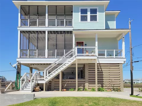1001 Bamar Ln, Galveston, TX 77554