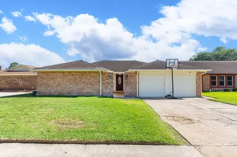 10122 Rustic Gate Rd, La Porte, TX 77571
