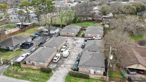 904 Ellena Rd #16, Houston, TX 77076