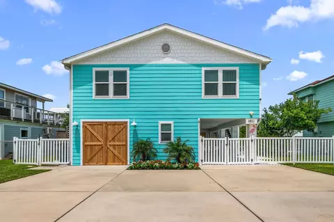 3811 Brewster Key Dr, Galveston, TX 77554
