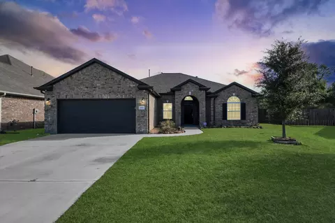 412 Pebble Dr, Dayton, TX 77535
