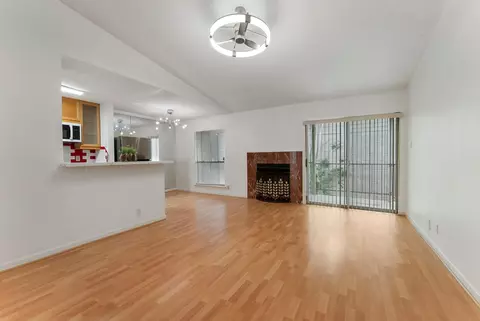 700 Thicket Ln #606, Houston, TX 77079