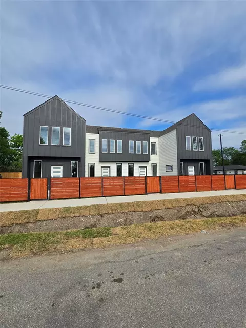 4562 Teton St #A-D, Houston, TX 77051