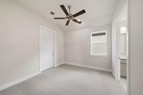 Bedroom - 10026 Larkin Cv, Willis, TX 77318 photo 4 of 6