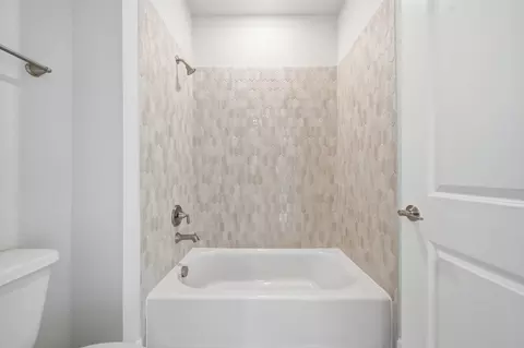 Bath - 10026 Larkin Cv, Willis, TX 77318 photo 6 of 6