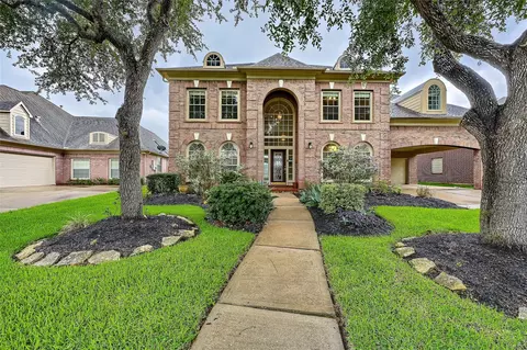 5906 Indian Hills Ln, Sugar Land, TX 77479