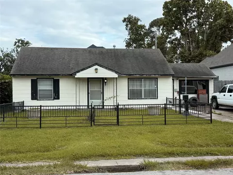 6501 Schiller St, Houston, TX 77055