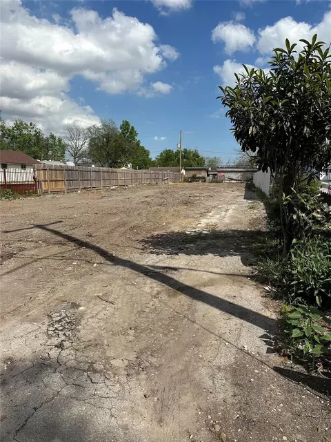 3017 Golfcrest Blvd, Houston, TX 77087