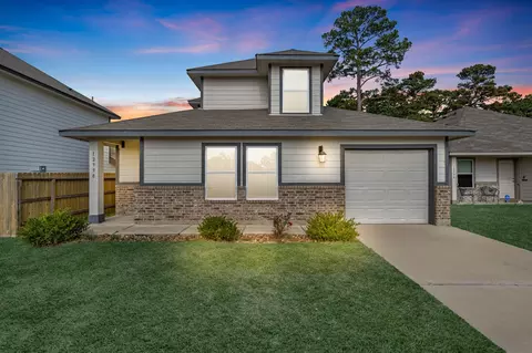 12998 Sorrento Bay Dr, Willis, TX 77318