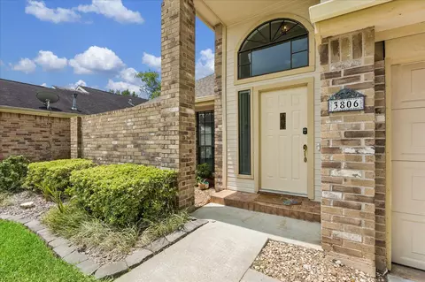 3806 Crystal Falls Dr, Missouri City, TX 77459