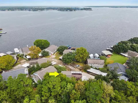96 Lakeview Vlg, Montgomery, TX 77356