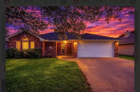 4802 Treadgold Ln, Bryan, TX 77802