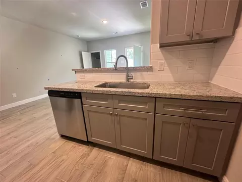 Kitchen - 104 Turner Dr, Willis, TX 77378 photo 6 of 10
