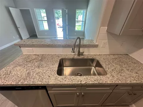 Kitchen - 104 Turner Dr, Willis, TX 77378 photo 2 of 10