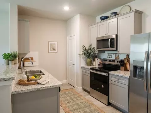 Kitchen - 104 Turner Dr, Willis, TX 77378 photo 5 of 10
