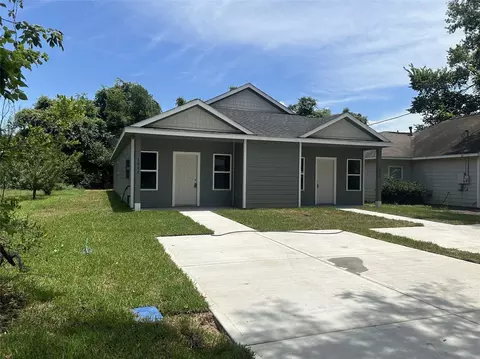 Exterior - 104 Turner Dr, Willis, TX 77378 photo 2 of 4