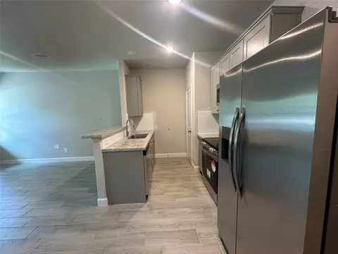 Kitchen - 104 Turner Dr, Willis, TX 77378 photo 4 of 10