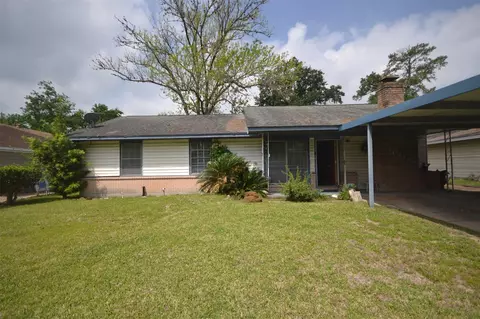 10419 Hollyglen Dr, Houston, TX 77016