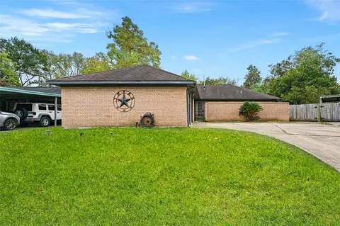 4205 Lariat Dr, Baytown, TX 77521